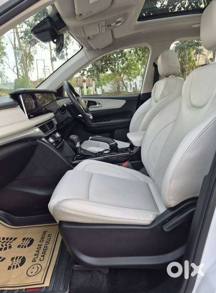 Mahindra Xuv700 2.2 Ax 7 Diesel At Str, 2023, Diesel