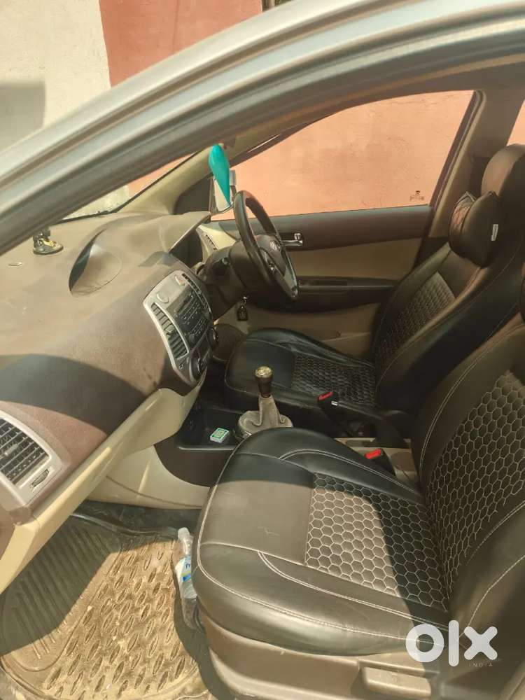 Hyundai I20 Sportz 2011 With Low Kilometers