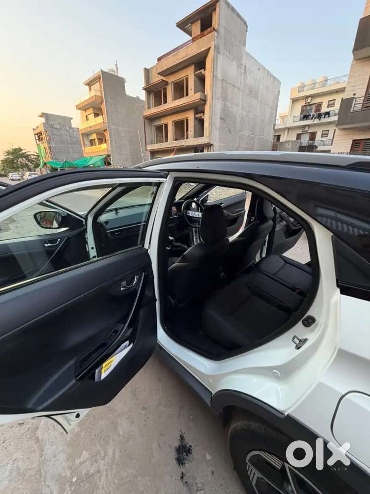 2024 Tata Nexon Petrol Automatic 49788 Km Driven