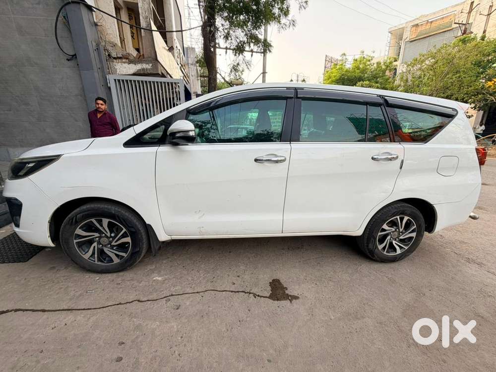 Toyota Innova Crysta 2.4 V, 2017, Diesel