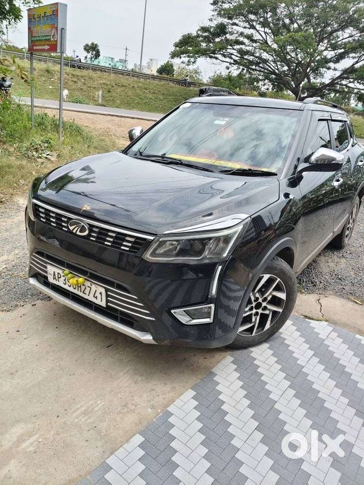 Mahindra Xuv300 W8 1.5 Diesel Dual Tone, 2023, Diesel