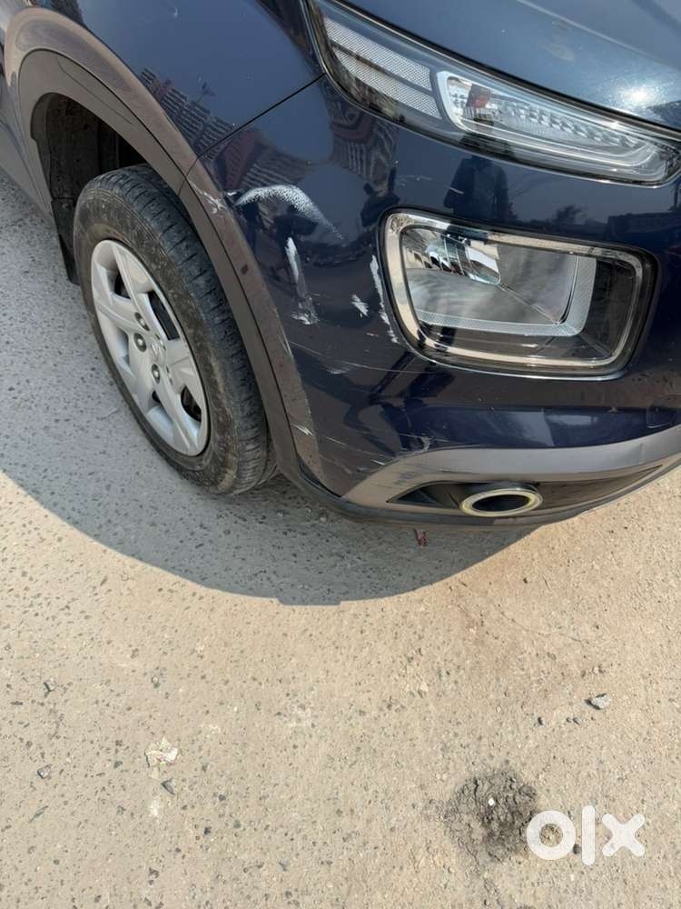 Hyundai Venue 2021 Petrol 59600 Km Driven