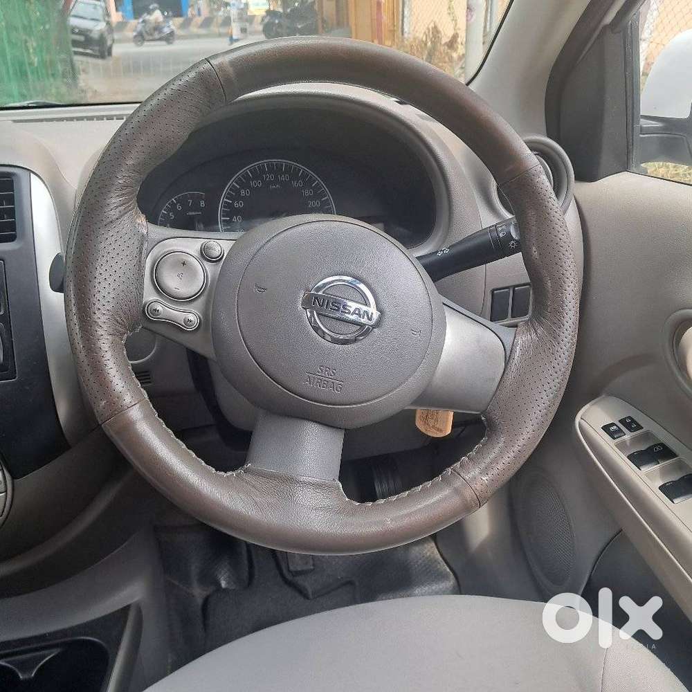 Nissan Sunny, 2012, Petrol