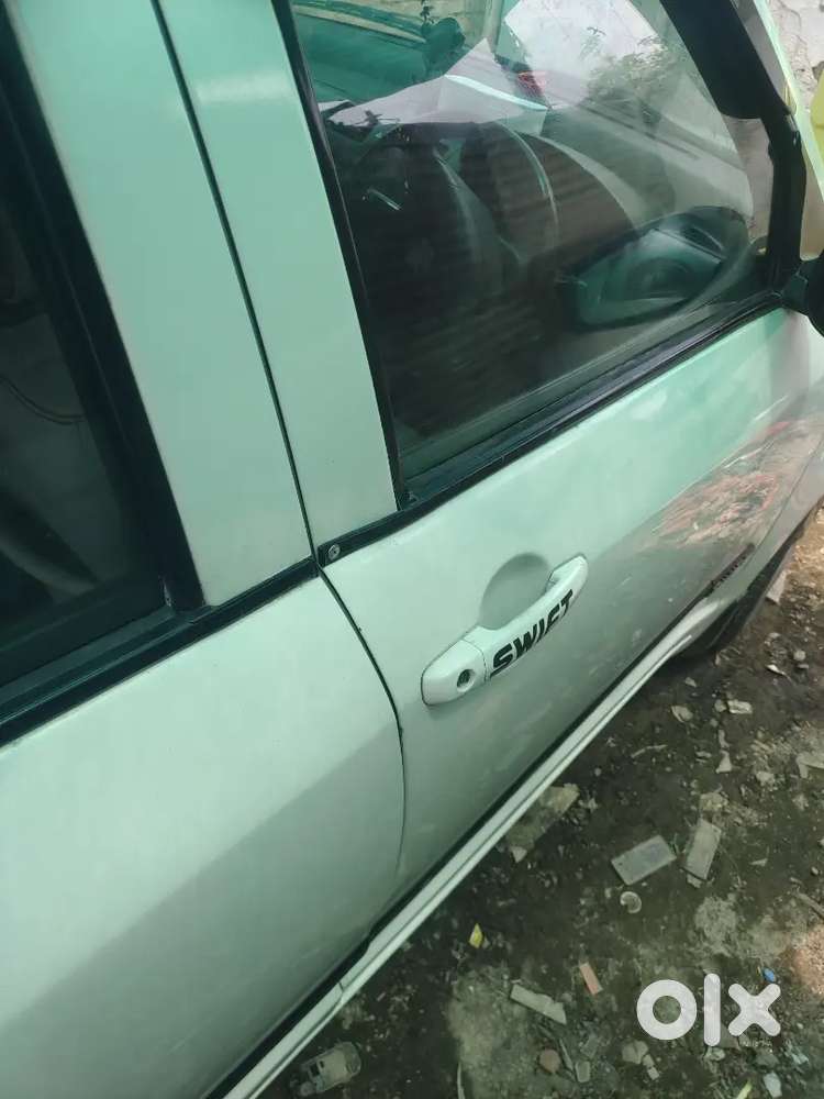 Maruti Suzuki Swift Dzire 2011