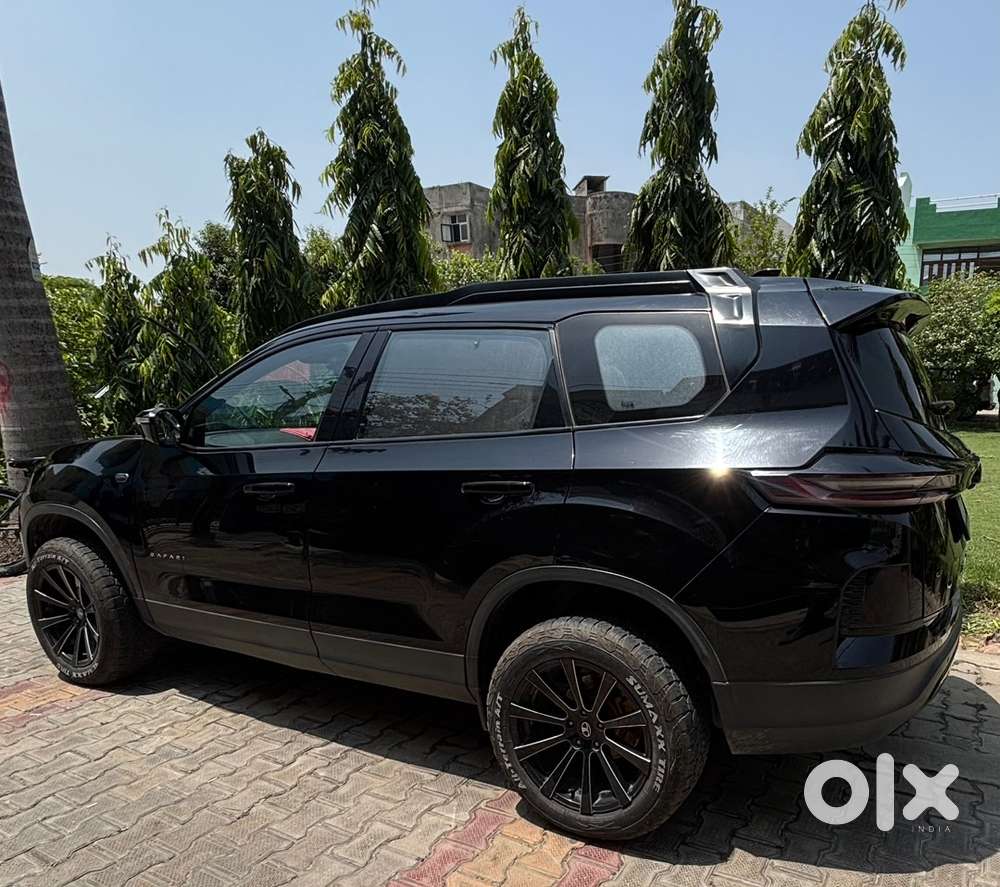 Tata Safari Diesel Automatic Dark Edition