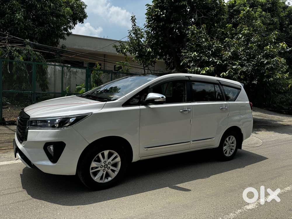 Toyota Innova Crysta 2.4 V 8 Str, 2017, Diesel