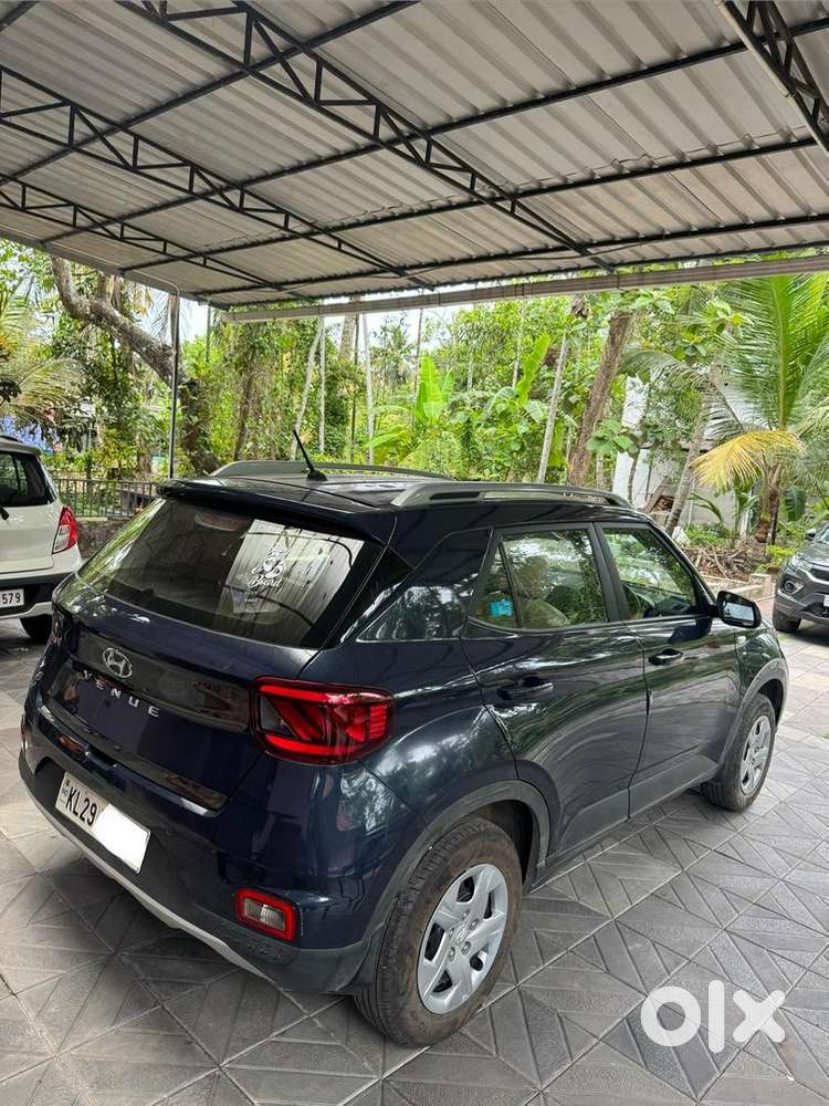 Hyundai Petrol Manual 2021