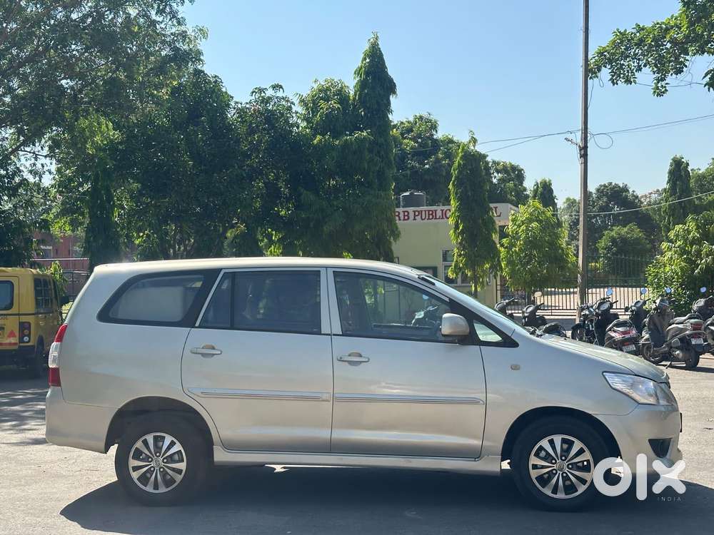 Toyota Innova 2.5 Vx 7 Seater Bs Iv, 2013, Diesel