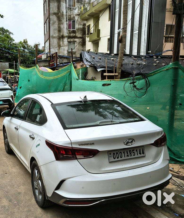 Hyundai Verna 1.5 Mpi Mt Sx (o), 2023, Petrol