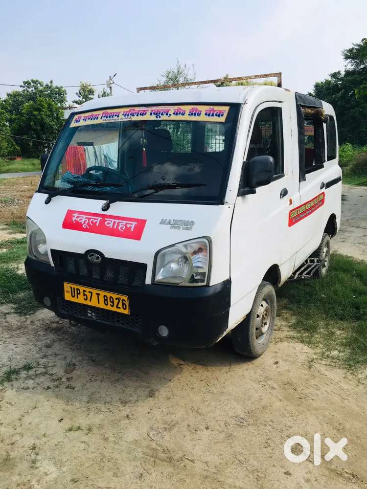 Mahindra Maximo School Van