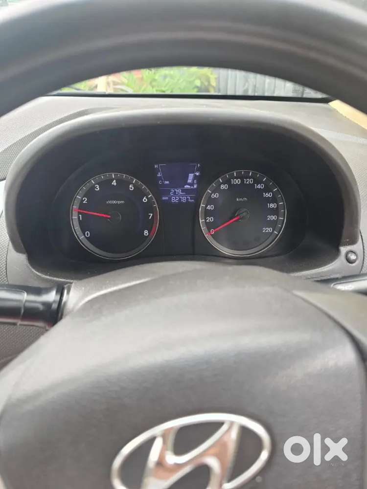Hyundai Verna 2012