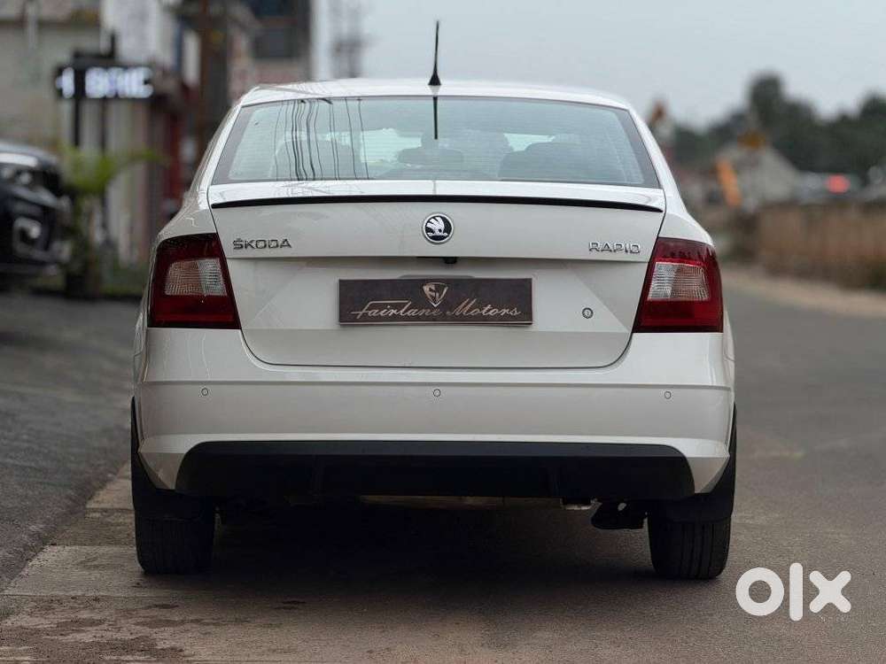 Skoda Rapid [2016-2021] 1.6 Mpi Style Plus, 2017, Petrol