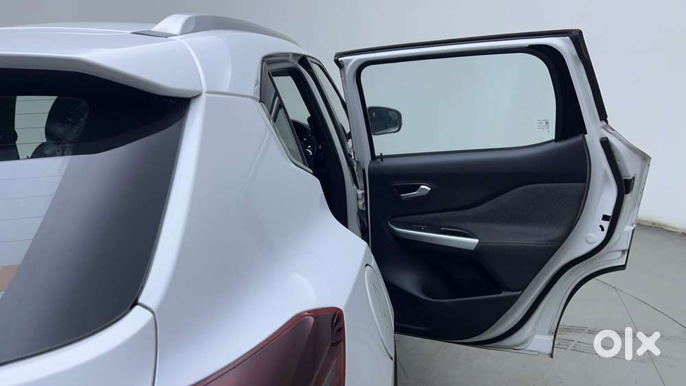 Nissan Magnite 1.0 Xv Premium Turbo Cvt, 2022, Petrol