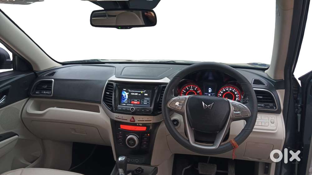 Mahindra Xuv300 1.2 W8 (o) Amt Petrol, 2022, Petrol
