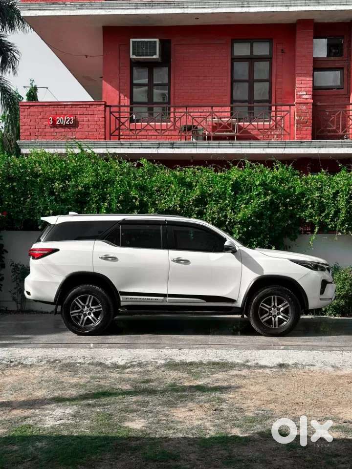 Toyota Fortuner 4x2 At 2.7 Petrol, 2025, Petrol