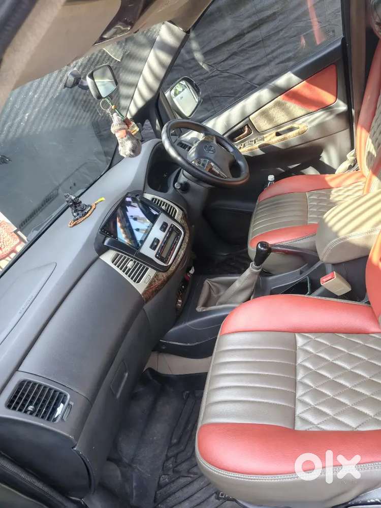 Toyota Innova V Option 2012 December