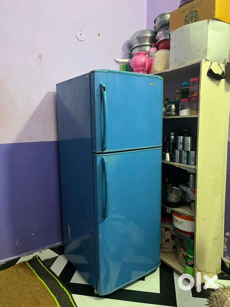 condition ek number hai fridge ki urgent sale