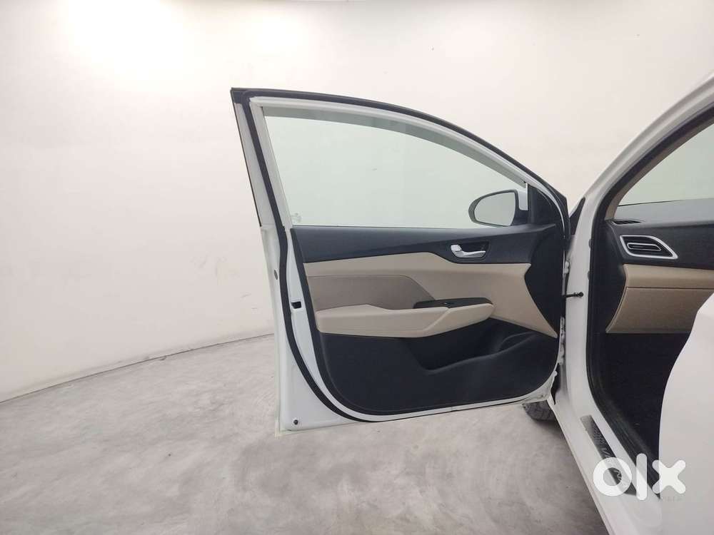 Hyundai Verna 1.5 Sx Vtvt Ivt, 2022, Petrol