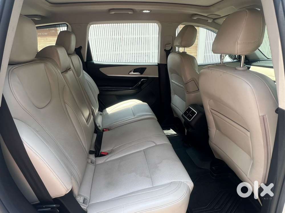 Mahindra Xuv700 2.2 Ax 7 Diesel At Luxury Pack Str Awd, 2023, Diesel