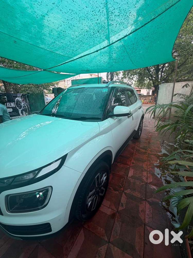 Hyundai Venue 2024 Petrol Good Condition