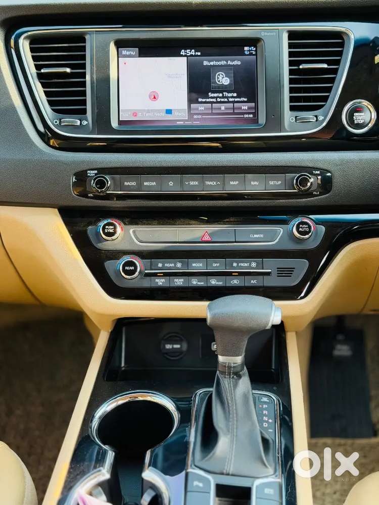 Kia Carnival Limousine 2022 Diesel Just 32000 Km Driven