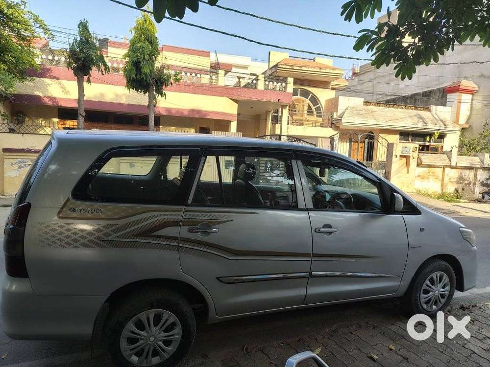 Toyota Innova 2.5 G (diesel) 8 Seater, 2014, Diesel