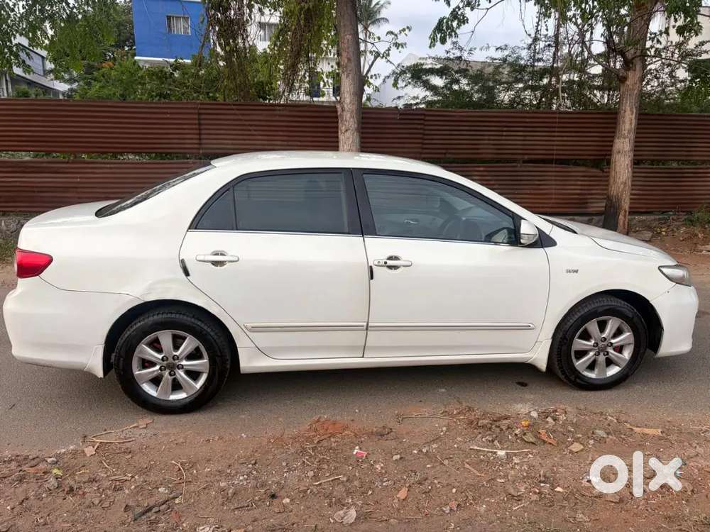 Toyota Corolla Altis 2012