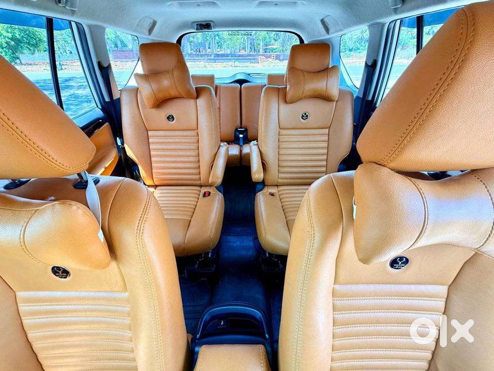 Toyota Innova Crysta 2.4 G Mt 7 Str, 2023, Diesel