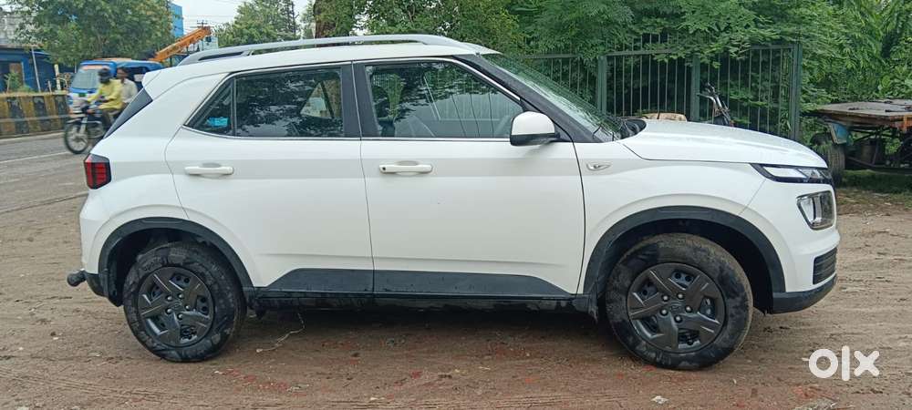 Hyundai Venue S Plus Mt 1.2 Kappa, 2023, Petrol