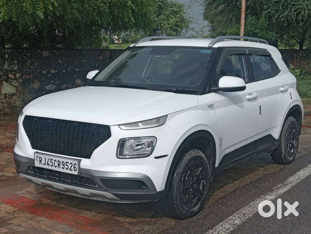 Hyundai Venue S 1.2 Petrol, 2022