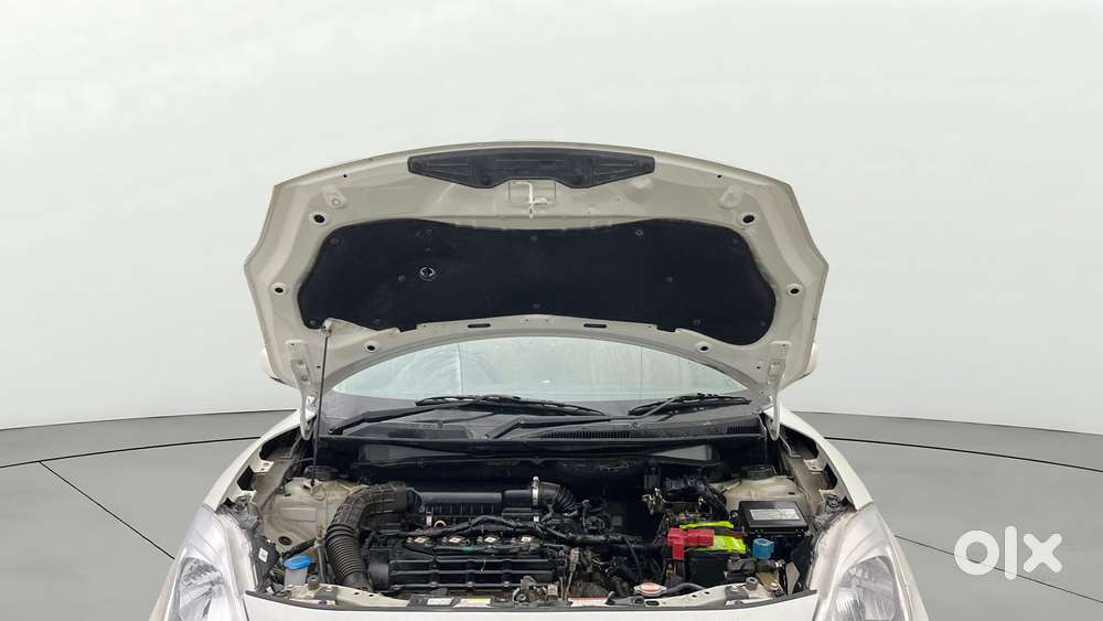Maruti Suzuki Swift Dzire 1.2 Lxi Bsiv, 2017, Cng & Hybrids