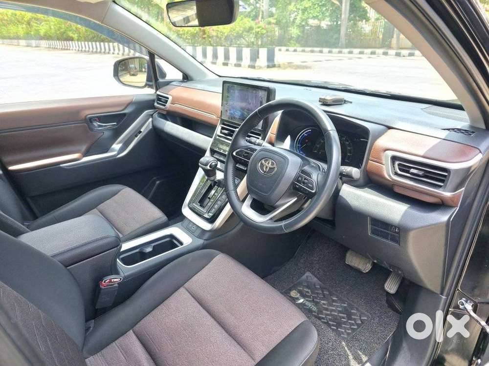 Toyota Innova Hycross 2.0 Vx Hybrid 8 Str, 2025, Cng & Hybrids