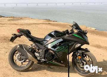 Less driven bike kawasaki ninja 300. With dual channel abs