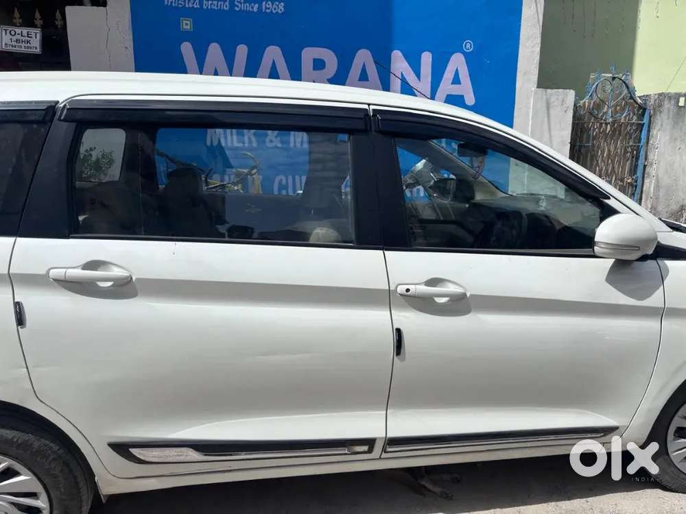 Maruti Ertiga Vxi At 2025