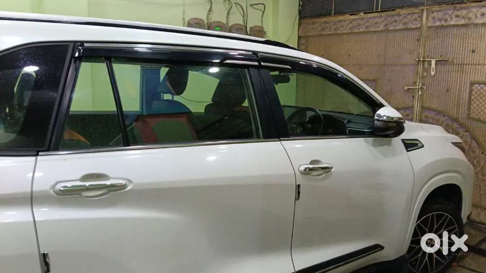 Toyota Innova Hycross 2023 September