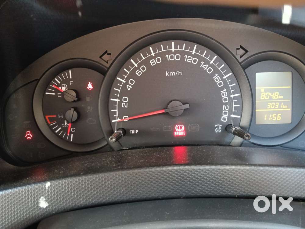 Maruti Suzuki Swift Lxi, 2015, Petrol