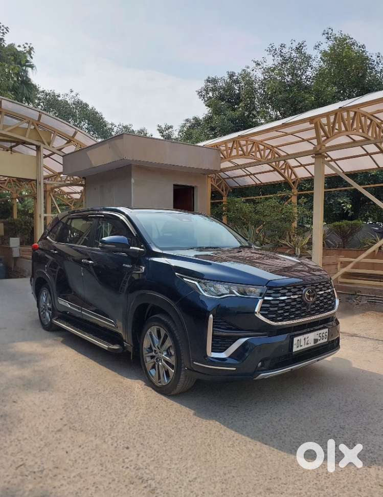 Toyota Innova Hycross 2.0 Zx (o) Hybrid 7 Str, 2025, Petrol