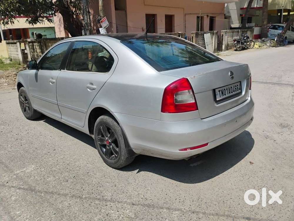 Skoda Laura 1.8 Tsi Ambiente, 2011, Petrol