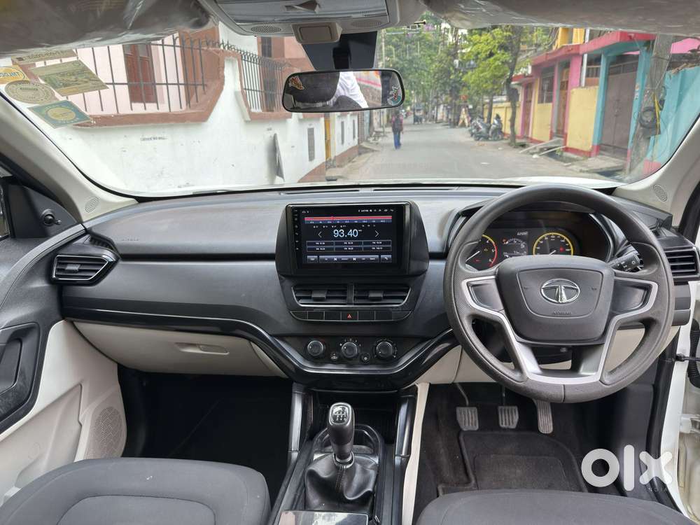 Tata Safari Pure, 2023, Diesel