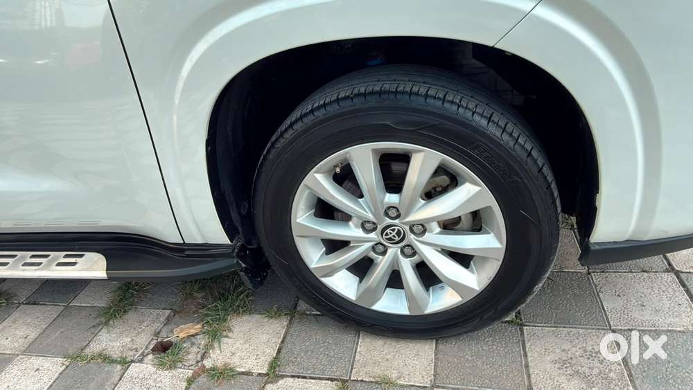 Toyota Innova Hycross 2.0 Vx Hybrid 8 Str, 2023, Petrol