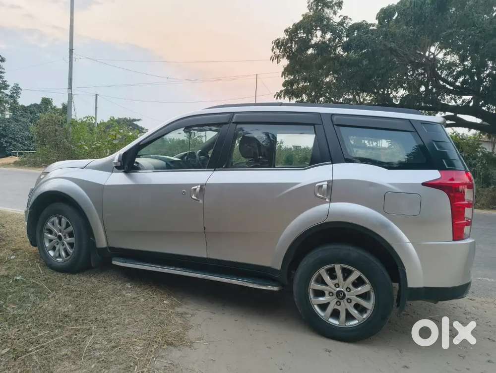 Mahindra Xuv500 W10 2016
