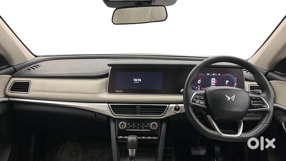 Mahindra Xuv700 2.0 Ax 7 Petrol At Luxury Pack Str, 2022, Petrol