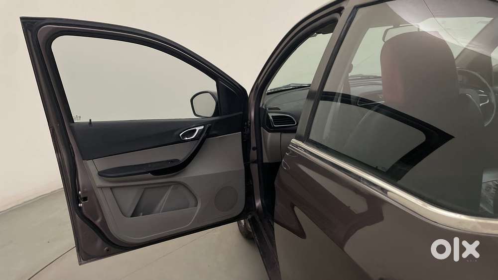 Tata Tiago Xz, 2016, Petrol