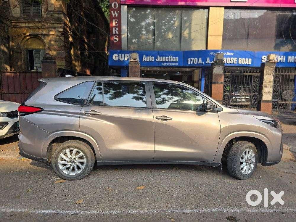 Toyota Innova Hycross 2.0 G-slf 8 Str, 2023, Petrol