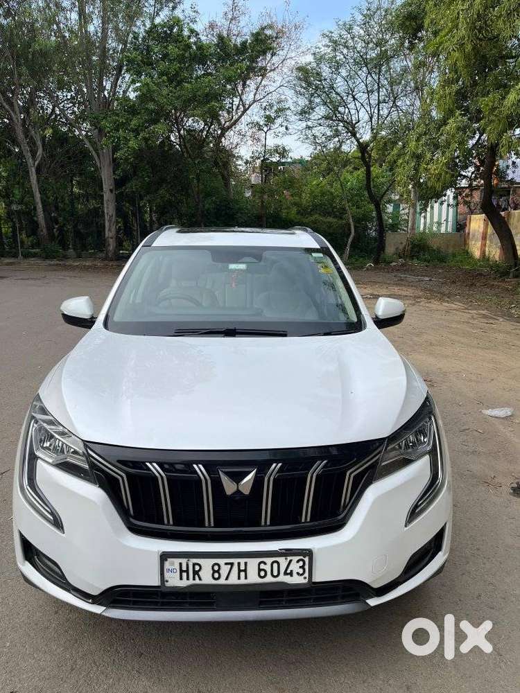 Mahindra Xuv700 2.0 Ax 7 Petrol Mt Str, 2022, Petrol