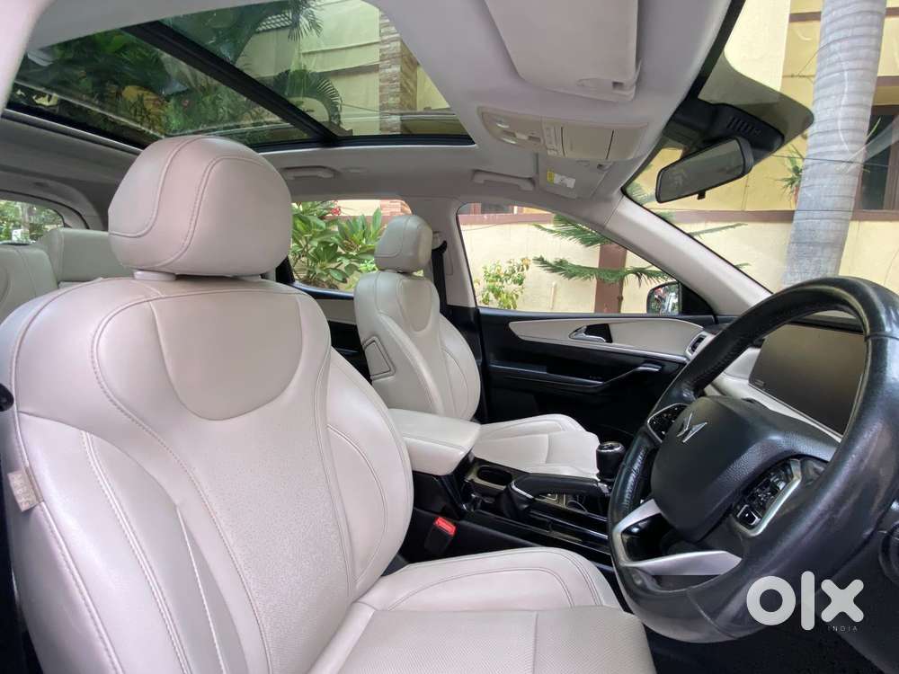 Mahindra Xuv700 2.2 Ax 7 Diesel Mt Luxury Pack Str, 2022, Diesel