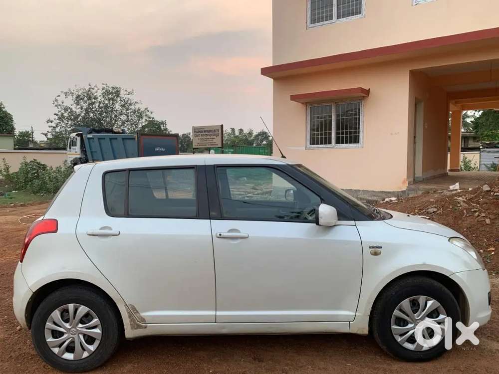 Maruti Suzuki Swift 2009 Diesel 137967 Km Driven
