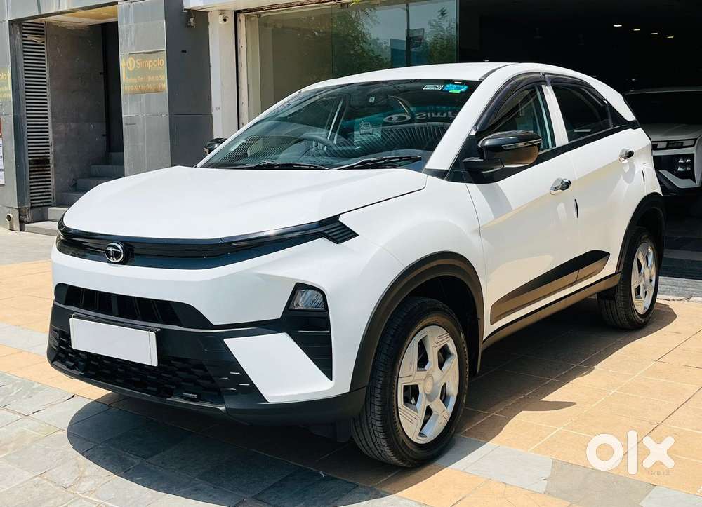 Tata Nexon Smart 1.2 Revotron Petrol 5 Mt, 2025, Petrol