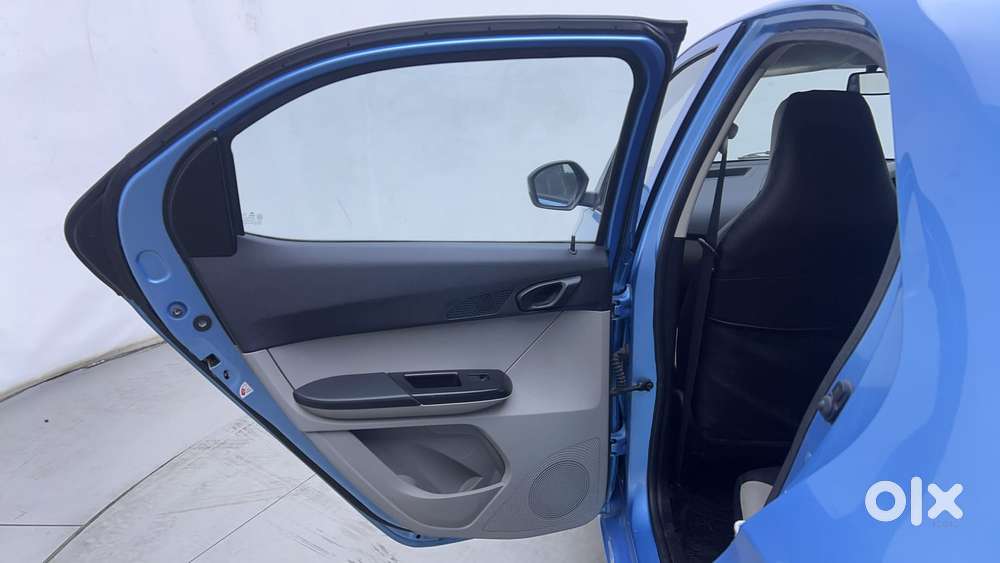 Tata Tiago 1.2 Revotron Xta, 2017, Petrol