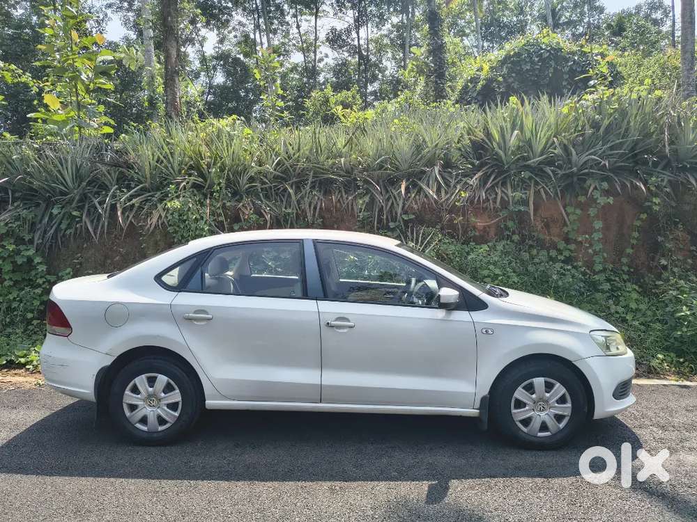 Volkswagen Vento 2011 New Paper